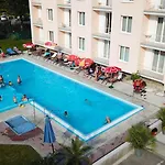 Hotel Korekt 3*