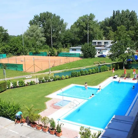 Korekt Отель Пьештяни