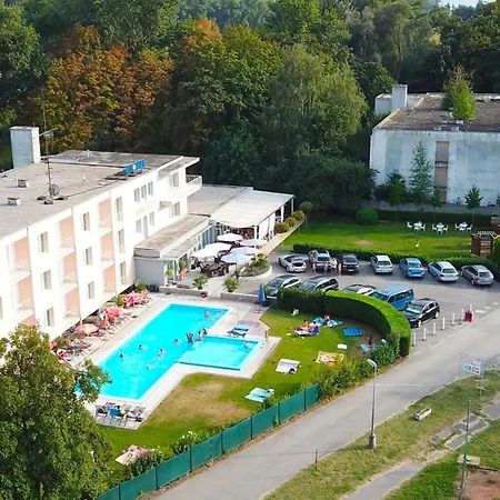 Korekt Hotel Piest'any