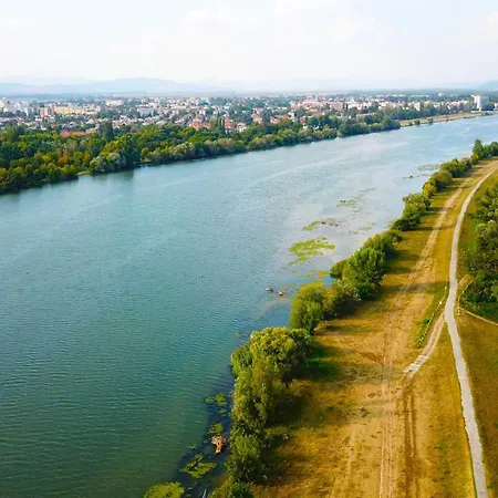 Korekt Hotel Piest'any