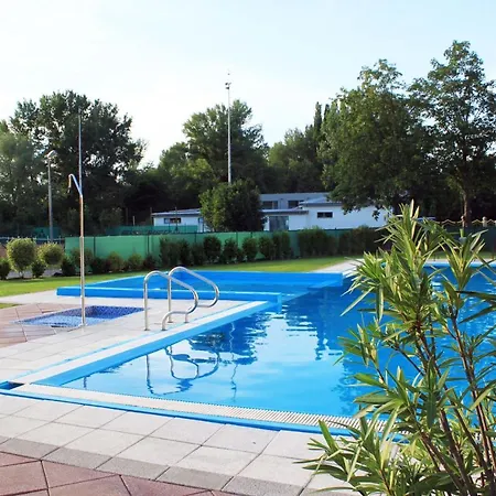 Hotel Korekt 3*
